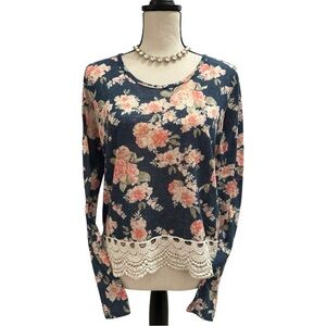 RUE21 Floral Crochet Hem Top | Size Large